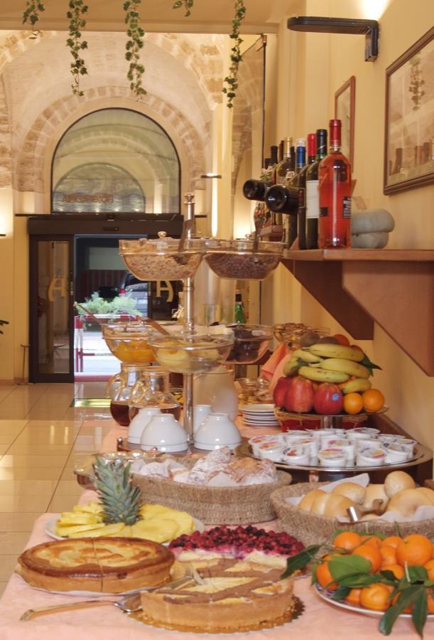 Hotel Adria Бари Экстерьер фото